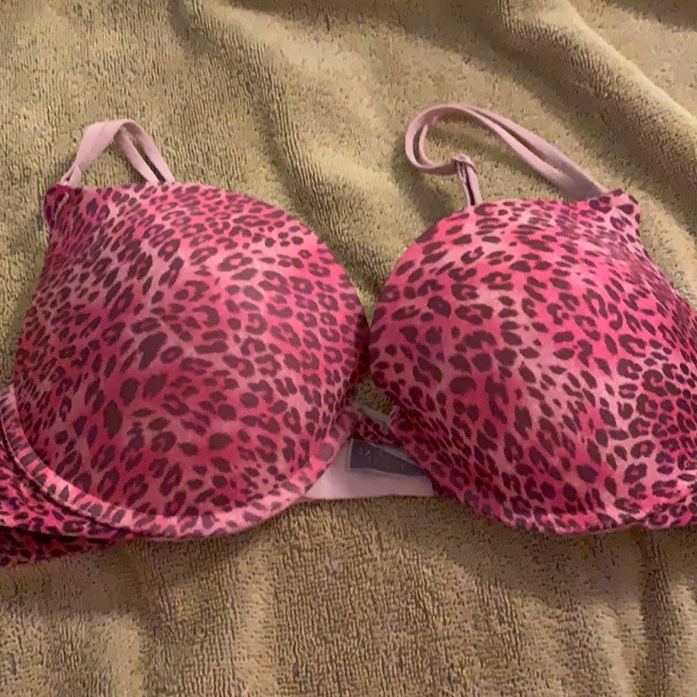 Victoria’s Secret 36C bra
